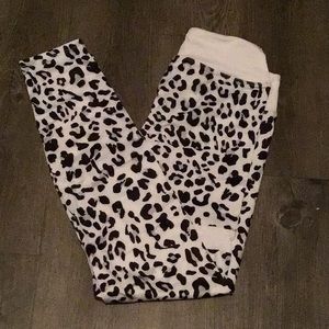 SHEIN Cheetah Yoga pants